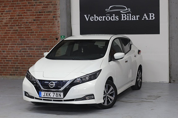 Nissan Leaf 3 of 5