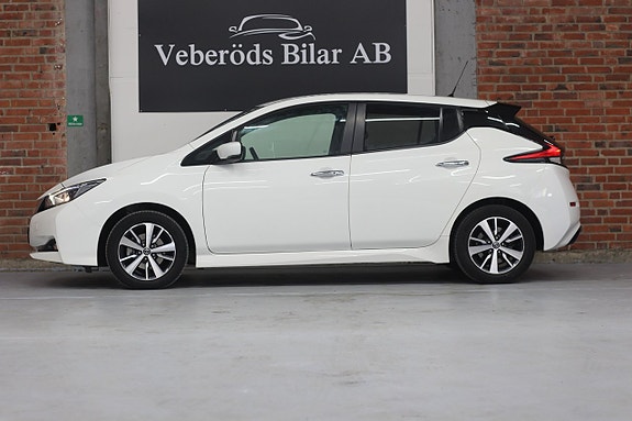 Nissan Leaf 4 of 5