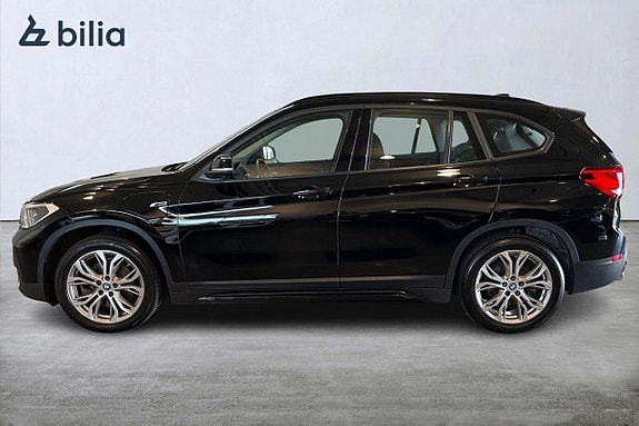 BMW X1 3 of 5