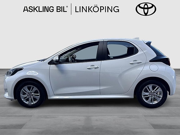 Toyota Yaris 4 of 5