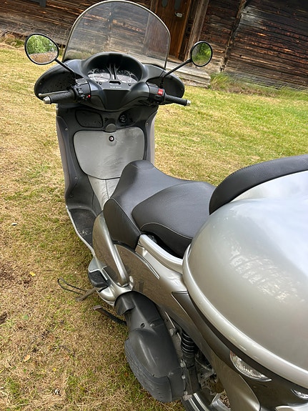 Aprilia 500 cc Scarabeo 4 of 5