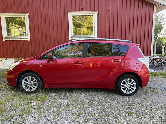 Toyota Verso 2 of 8
