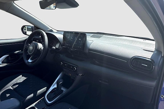 Toyota Yaris 6 of 11