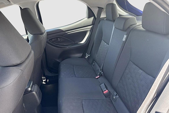 Toyota Yaris 8 of 11