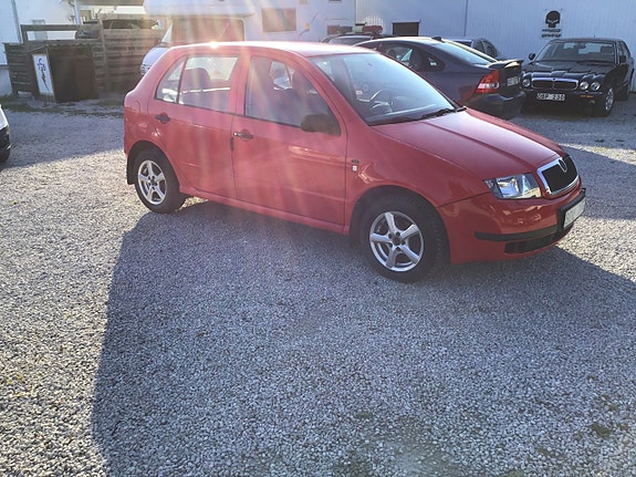 Skoda Fabia 2 of 5