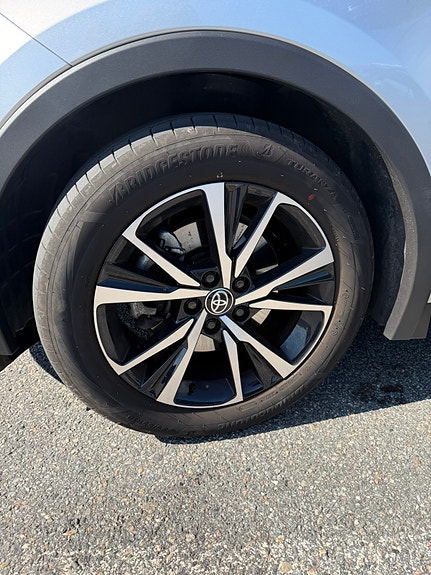 Toyota C-HR 3 of 6