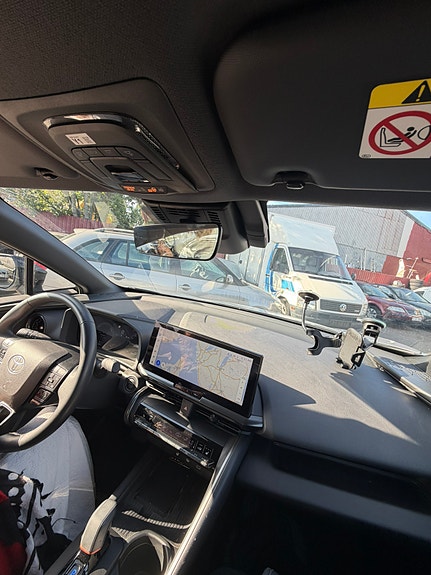 Toyota C-HR 4 of 6