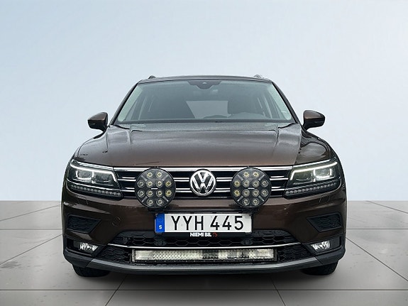 Volkswagen Tiguan 2 of 18
