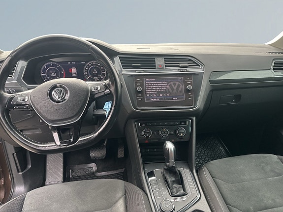 Volkswagen Tiguan 8 of 18