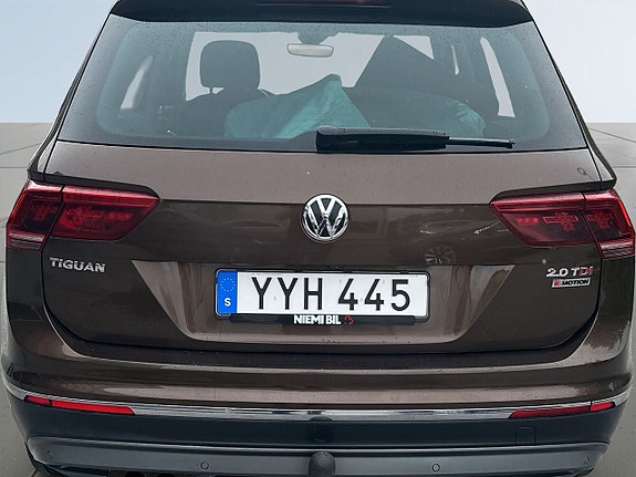 Volkswagen Tiguan 12 of 18