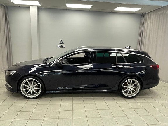 Opel Insignia 2 of 5