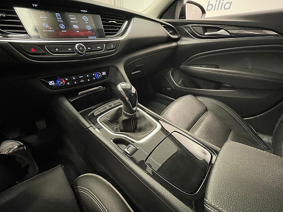 Opel Insignia 12 of 18