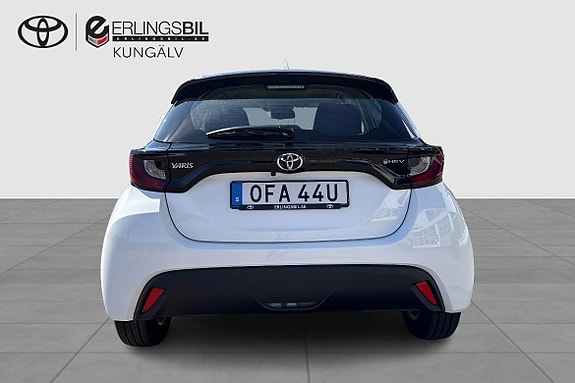 Toyota Yaris 4 of 5