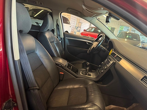 Volvo V70 10 of 14