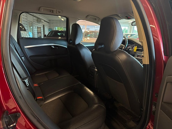 Volvo V70 9 of 14