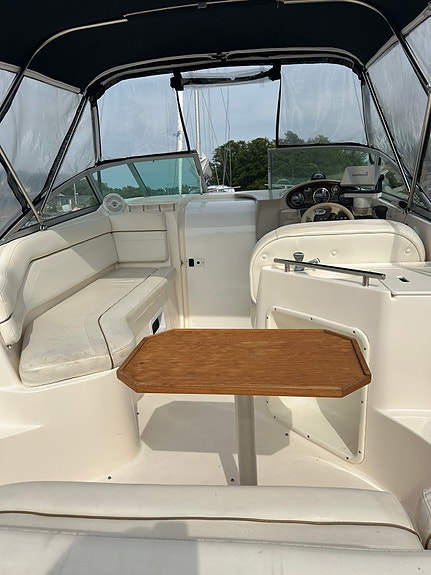 Rinker Fiesta Vee 250 2 of 15