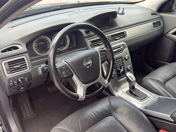 Volvo XC70 10 of 13