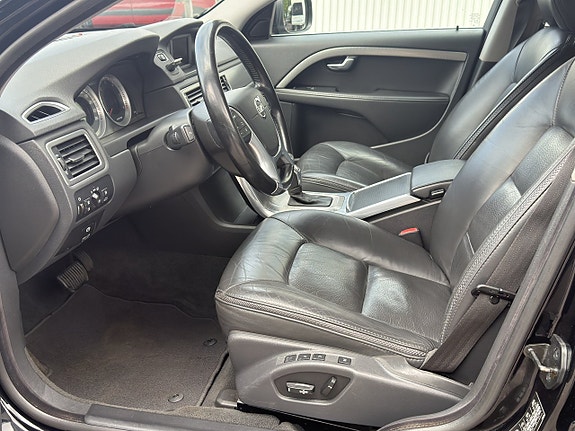 Volvo XC70 9 of 13