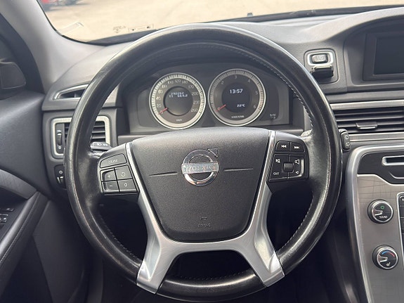 Volvo XC70 11 of 13