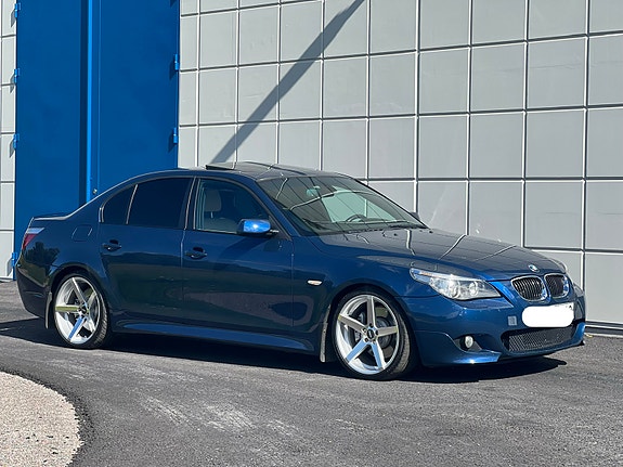 BMW 540i 4 of 5
