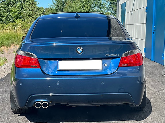 BMW 540i 9 of 10
