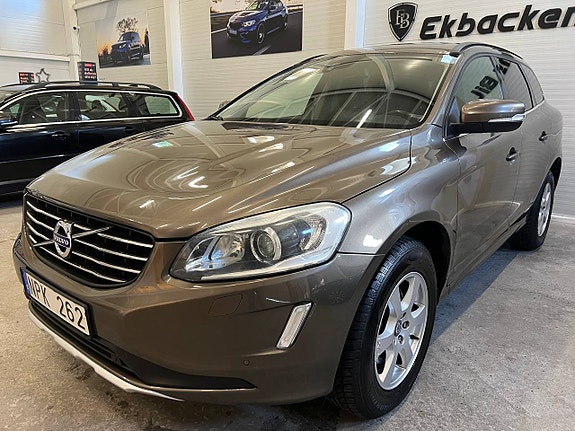 Volvo XC60 3 of 5