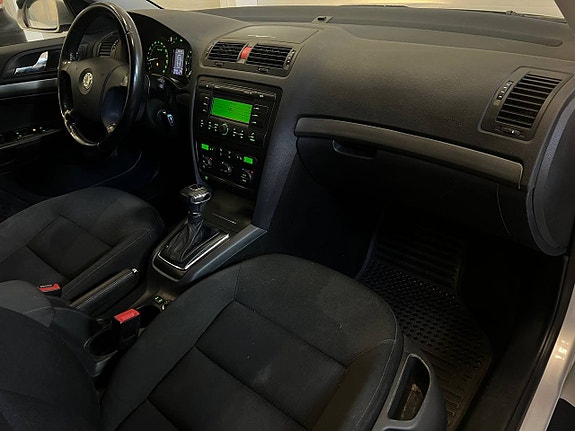 Skoda Octavia 9 of 14