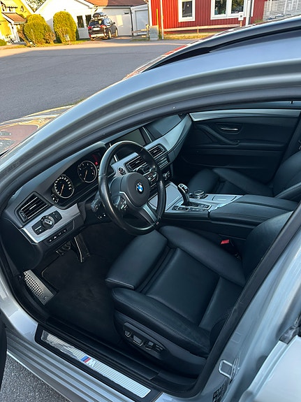 BMW 530d 3 of 5