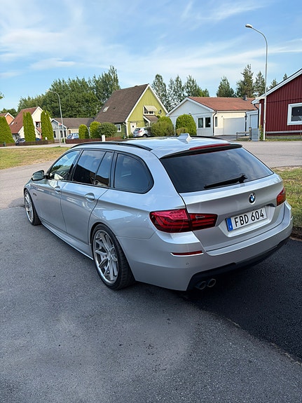 BMW 530d 2 of 5