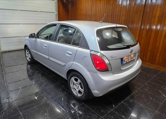 Kia Rio 4 of 5
