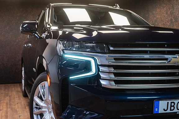 Chevrolet Tahoe 3 of 5