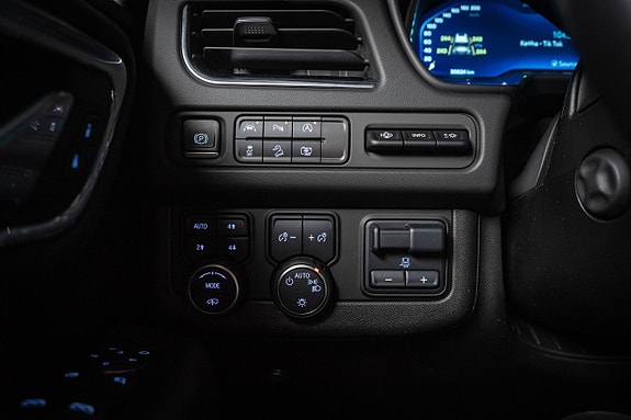 Chevrolet Tahoe 21 of 30