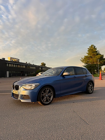 BMW M135i 4 of 5
