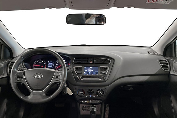 Hyundai i20 11 of 19