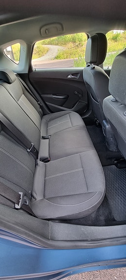 Opel Astra 8 of 11