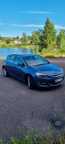 Opel Astra 2 of 5