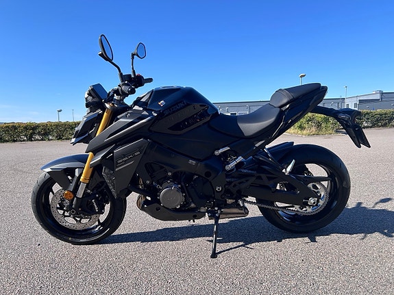 Suzuki GSX-S1000 4 of 5