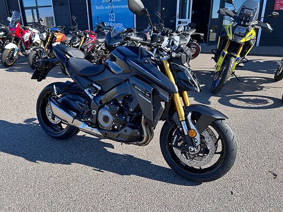 Suzuki GSX-S1000 2 of 5