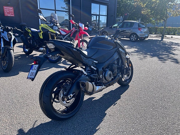 Suzuki GSX-S1000 5 of 5