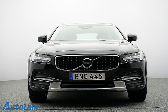 Volvo V90 Cross Country 13 of 30