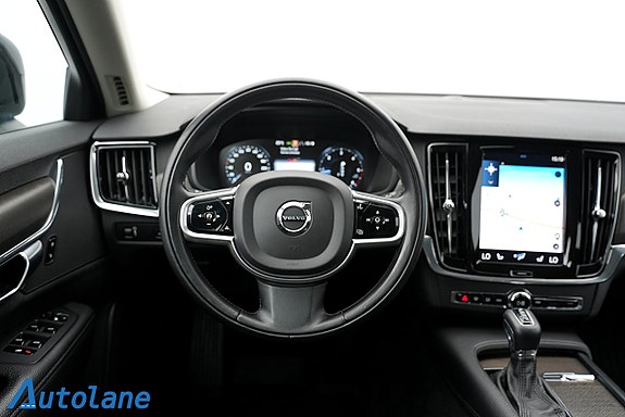 Volvo V90 Cross Country 18 of 30