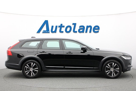 Volvo V90 Cross Country 3 of 5