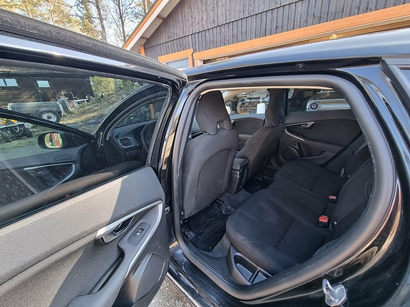 Volvo V40 2 of 5