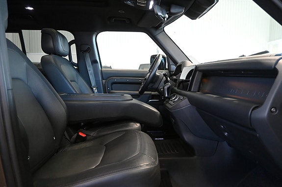 Land Rover Defender 90 12 of 27