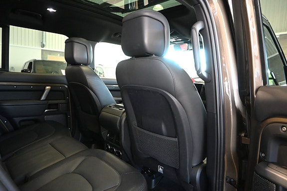 Land Rover Defender 90 13 of 27