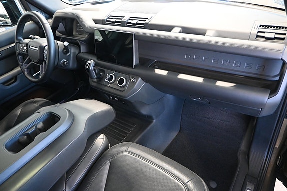 Land Rover Defender 90 11 of 27