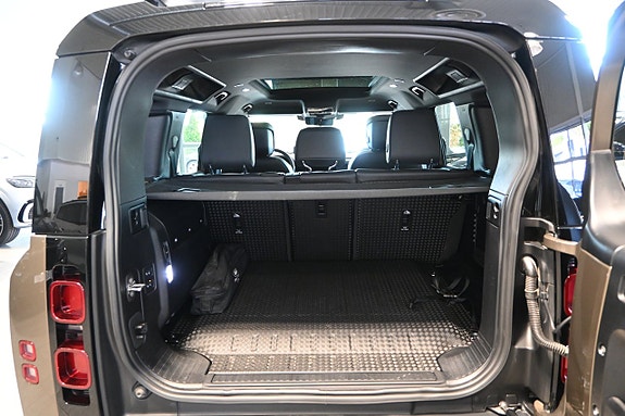 Land Rover Defender 90 15 of 27
