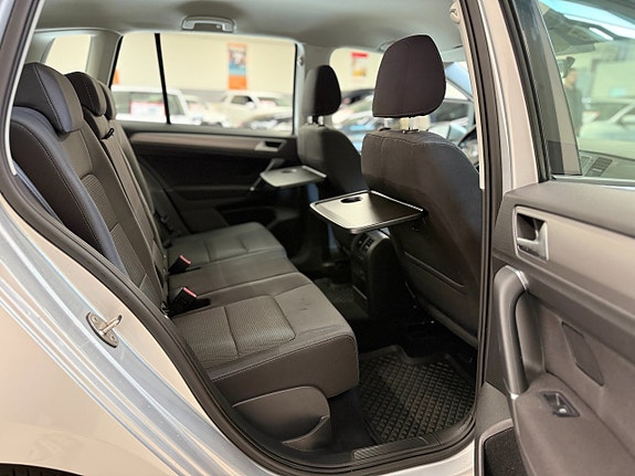 Volkswagen Golf Sportsvan 21 of 21