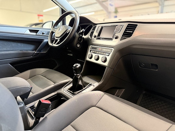 Volkswagen Golf Sportsvan 19 of 21