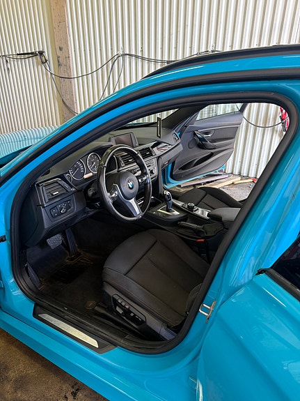 BMW 320d 5 of 5